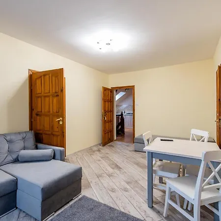 Siedlisko Pod Debem Guest house *