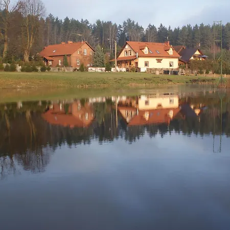 Siedlisko Pod Debem Guest house